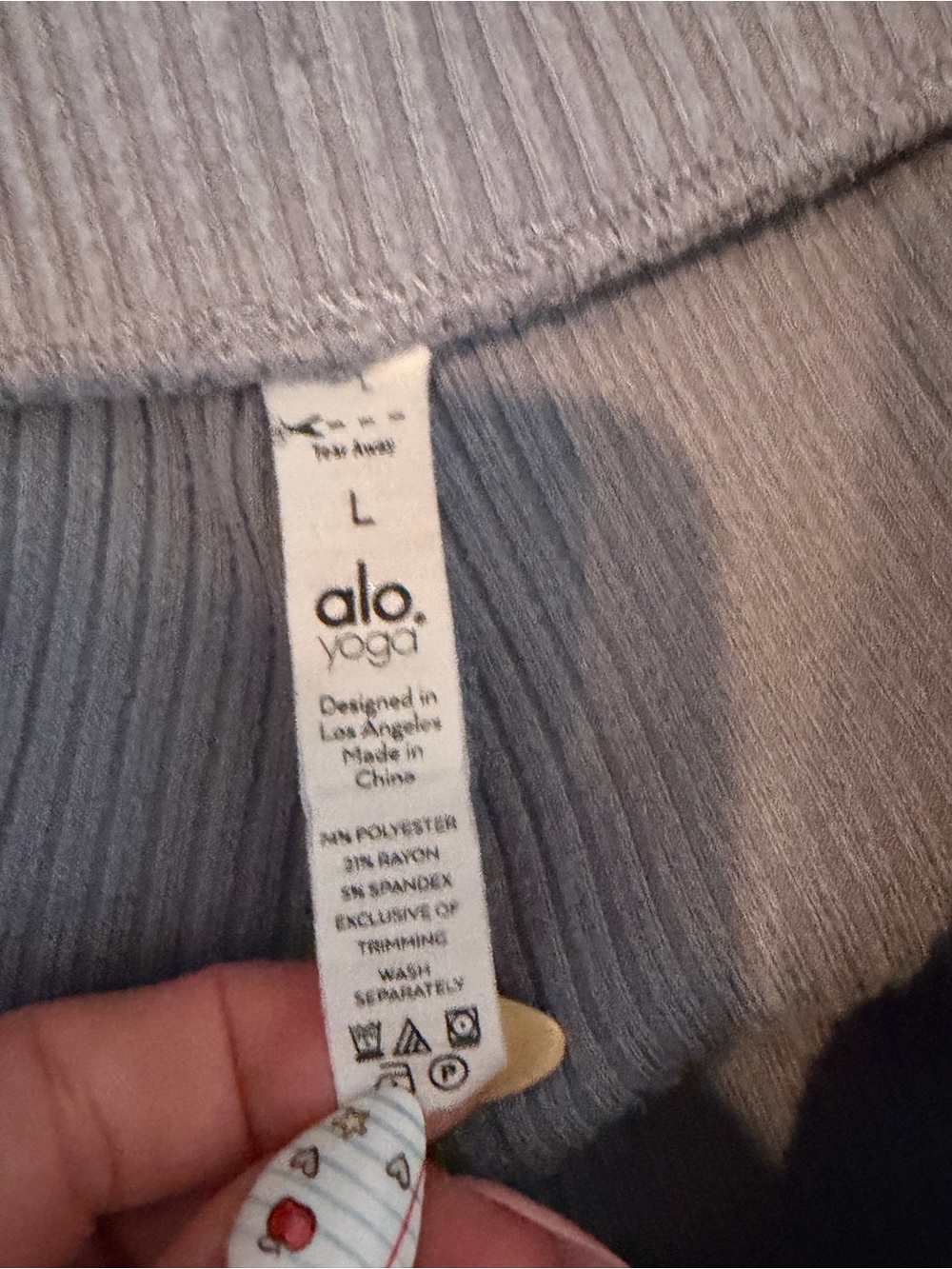 ALO Yoga Muse Sweatpant - Picture 8 of 8